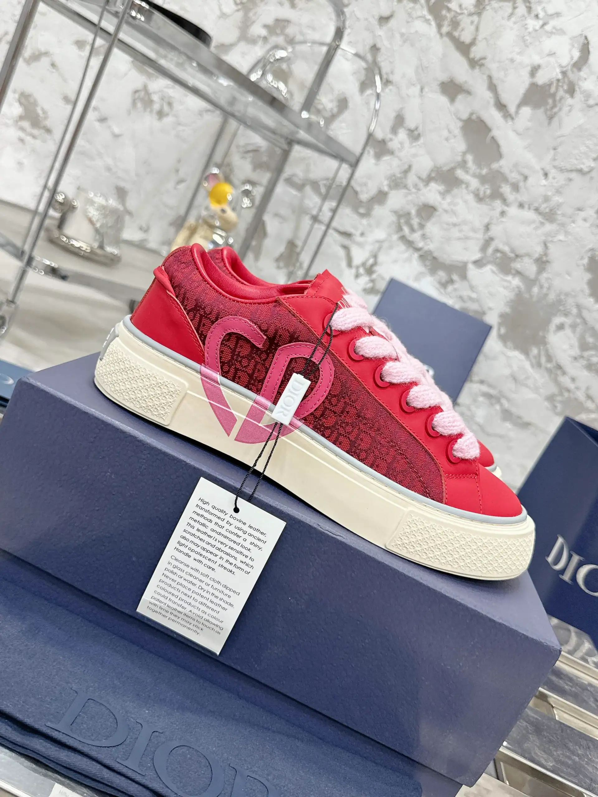 Couple's Casual Skate Shoes image 1