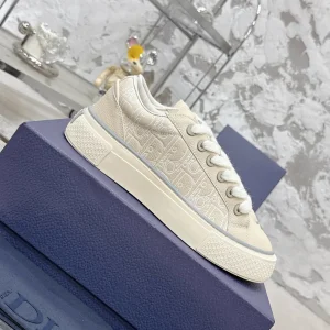 Couple Casual Board Shoes image 1