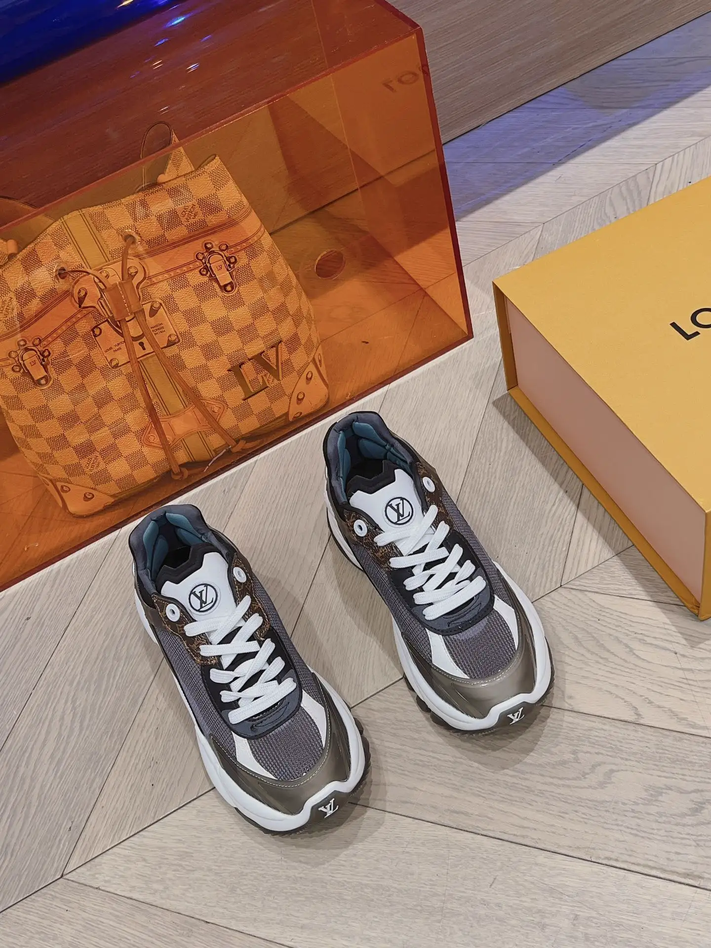 LV Run55 2023 New Color image 1