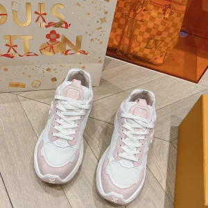 LV 2024 Run55 Sneakers with Four-Leaf Clover Lace-Up and 5cm Hidden Heel image 1
