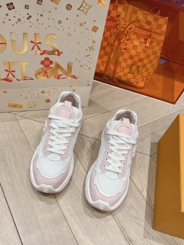 LV 2024 Run55 Sneakers with Four-Leaf Clover Lace-Up and 5cm Hidden Heel image 1