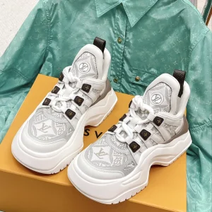 2023 LV Latest Runway Chunky Sneakers image 1