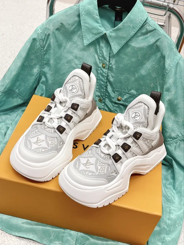 2023 LV Latest Runway Chunky Sneakers image 1