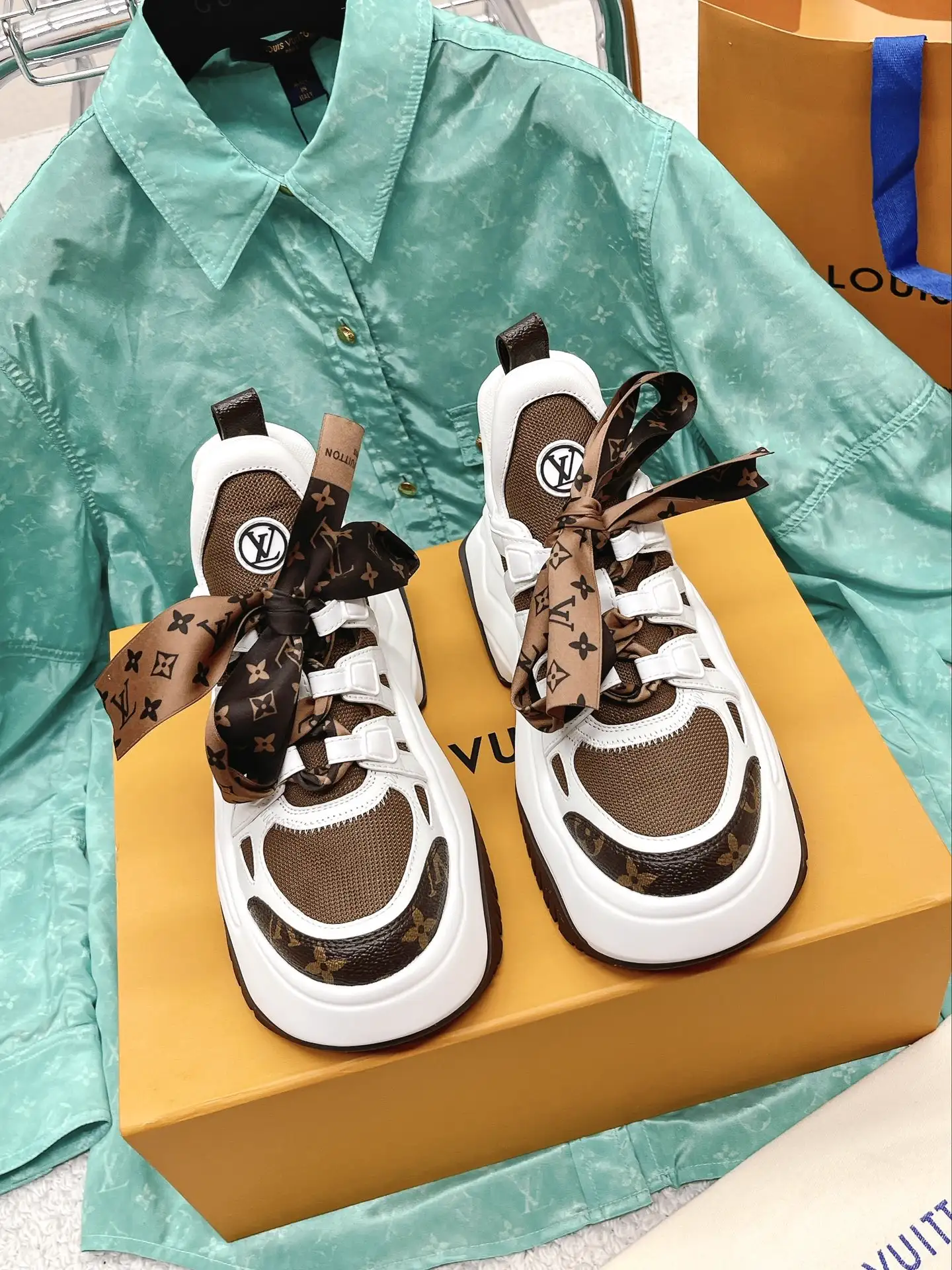 2023 LV Latest Runway Chunky Sneakers image 1