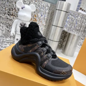 Top Version Fur Boots image 1