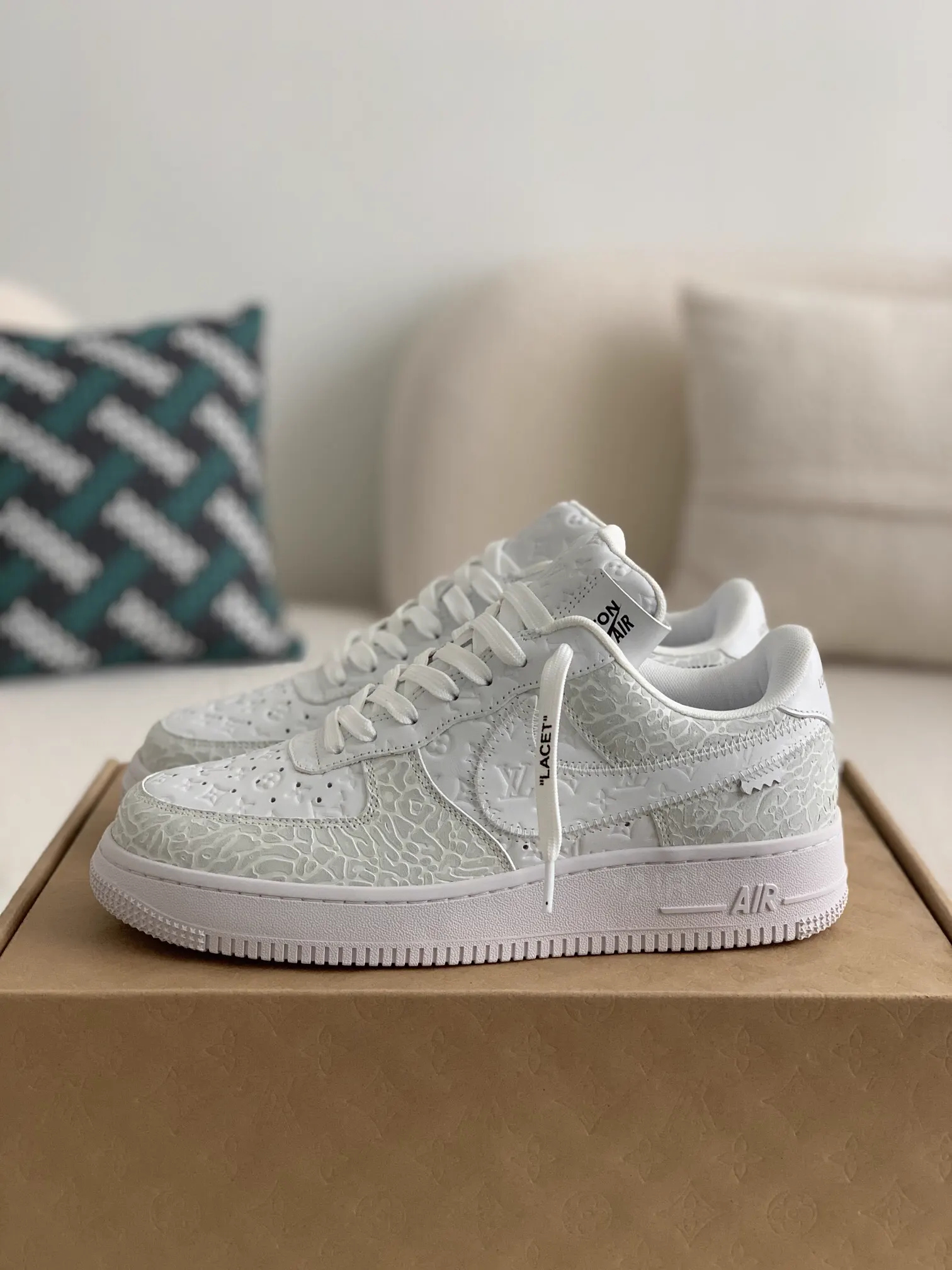 Louis Vuitton x Off-White x Nike Tri-Brand Collaboration Men's Casual Sneakers image 1