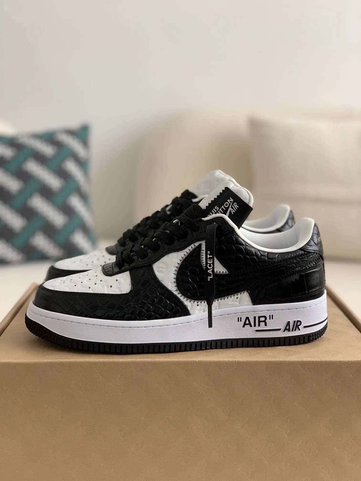 Louis Vuitton x Off-White x Nike Men's Casual Sneakers image 1