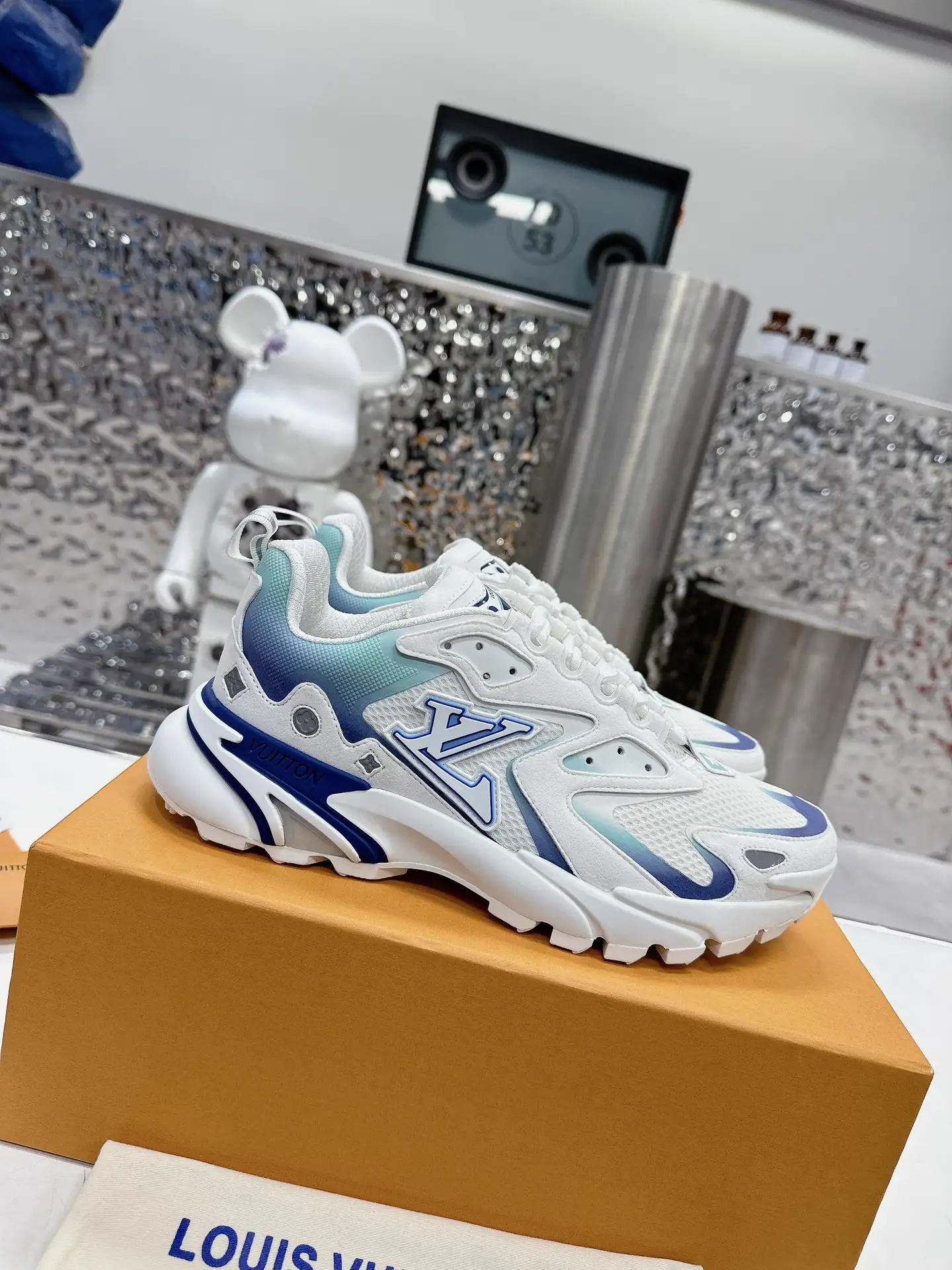 Louis Vuitton 2023 Spring Summer LV Runner Tatic Shoes image 1