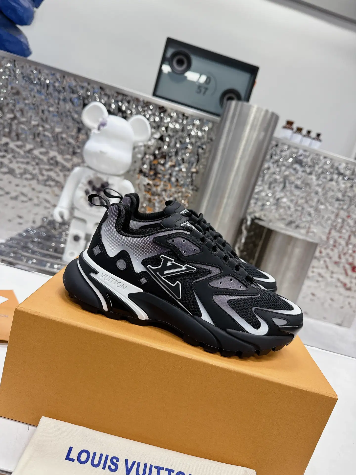 Louis Vuitton 2023 Spring Summer LV Runner Tatic Shoes image 1