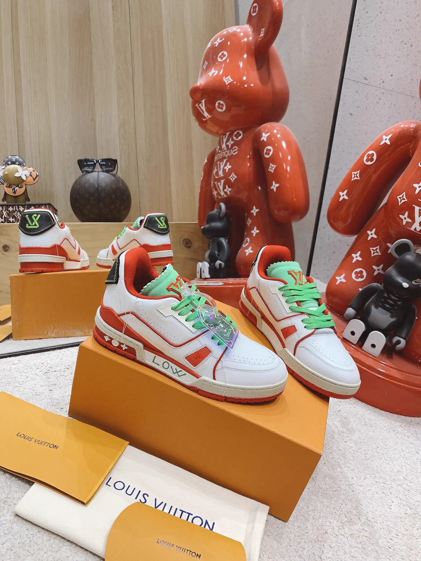 2021 Louis Vuitton Trainer PVC image 1