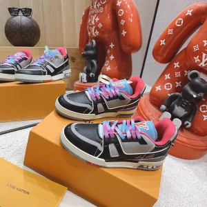 2021 Louis Vuitton Trainer PVC image 1