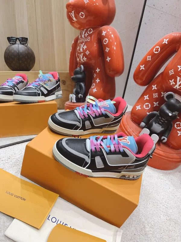 2021 Louis Vuitton Trainer PVC image 1