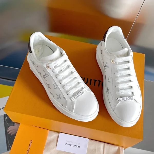 TIME OUT 21FW Casual Chunky White Sneakers image 1