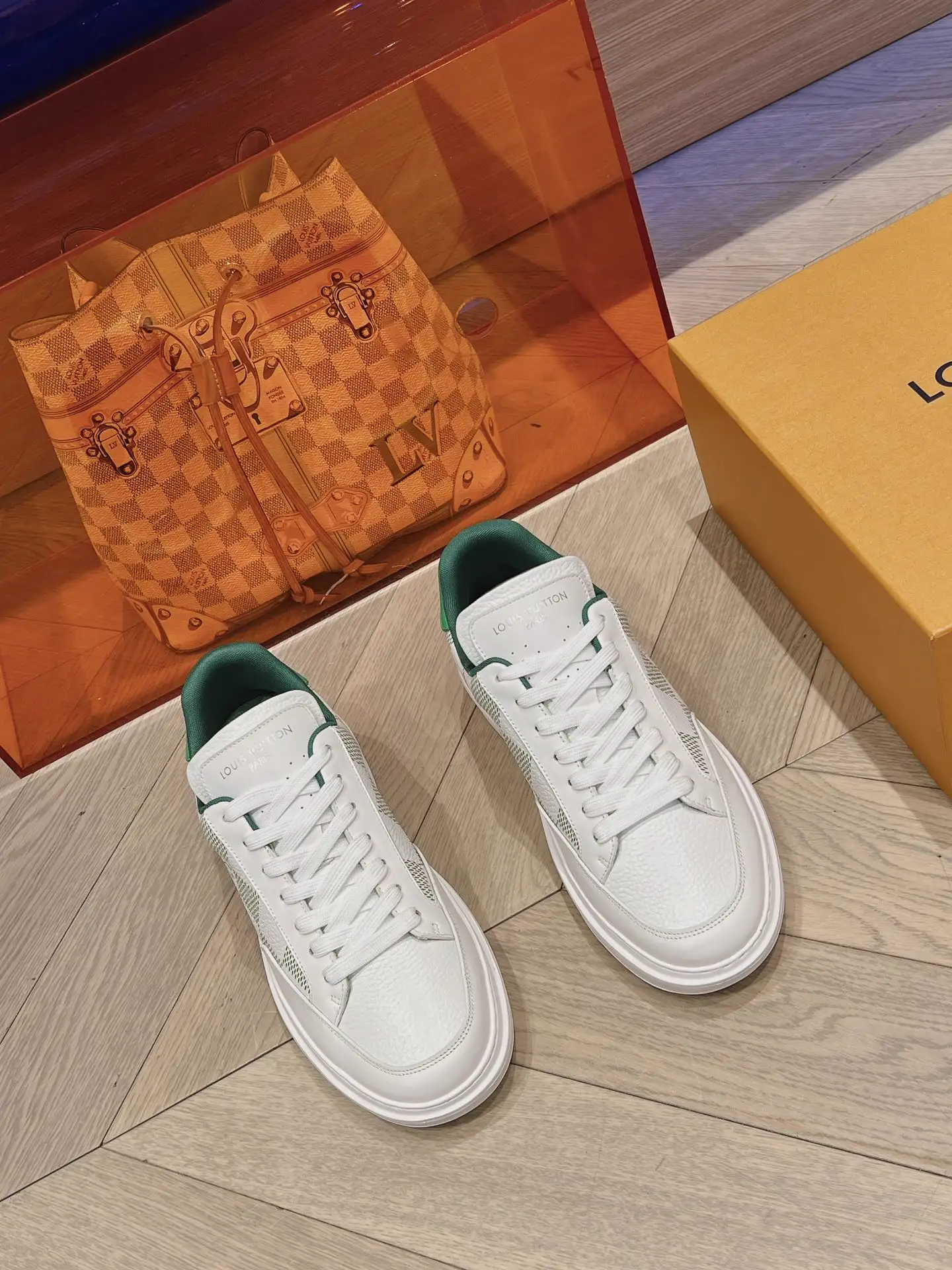 LV 2023 Men's Height-Increasing White Sneakers image 1