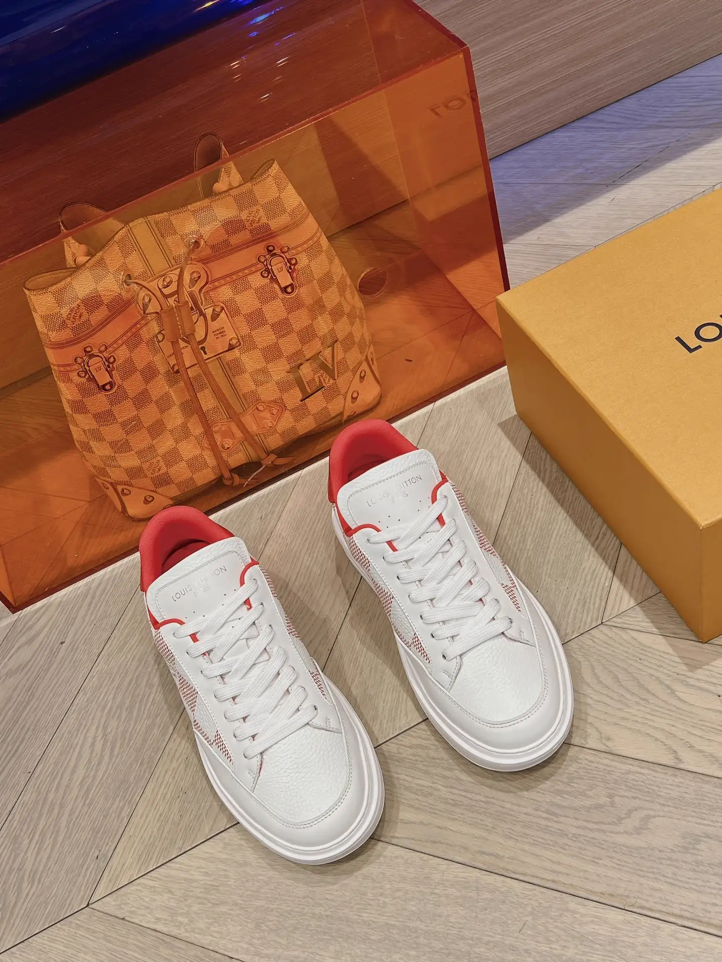 LV 2023 Men's Height-Increasing White Sneakers image 1