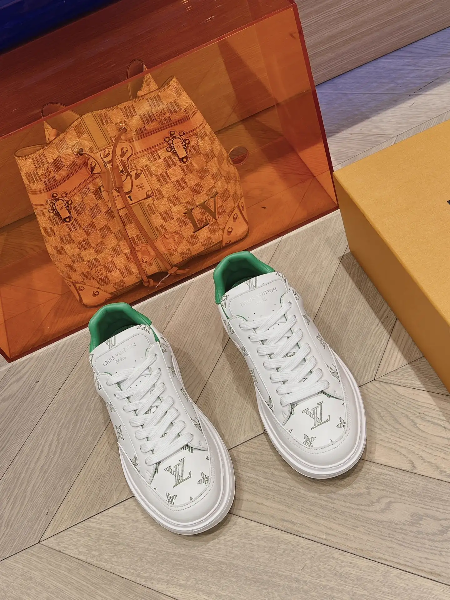 LV 2023 Men's Height-Increasing White Sneakers image 1