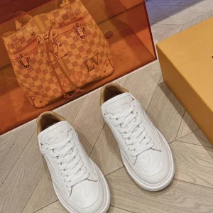 LV Men's Shoes image 1