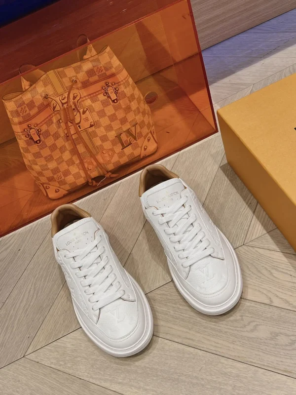 LV Men's Shoes image 1