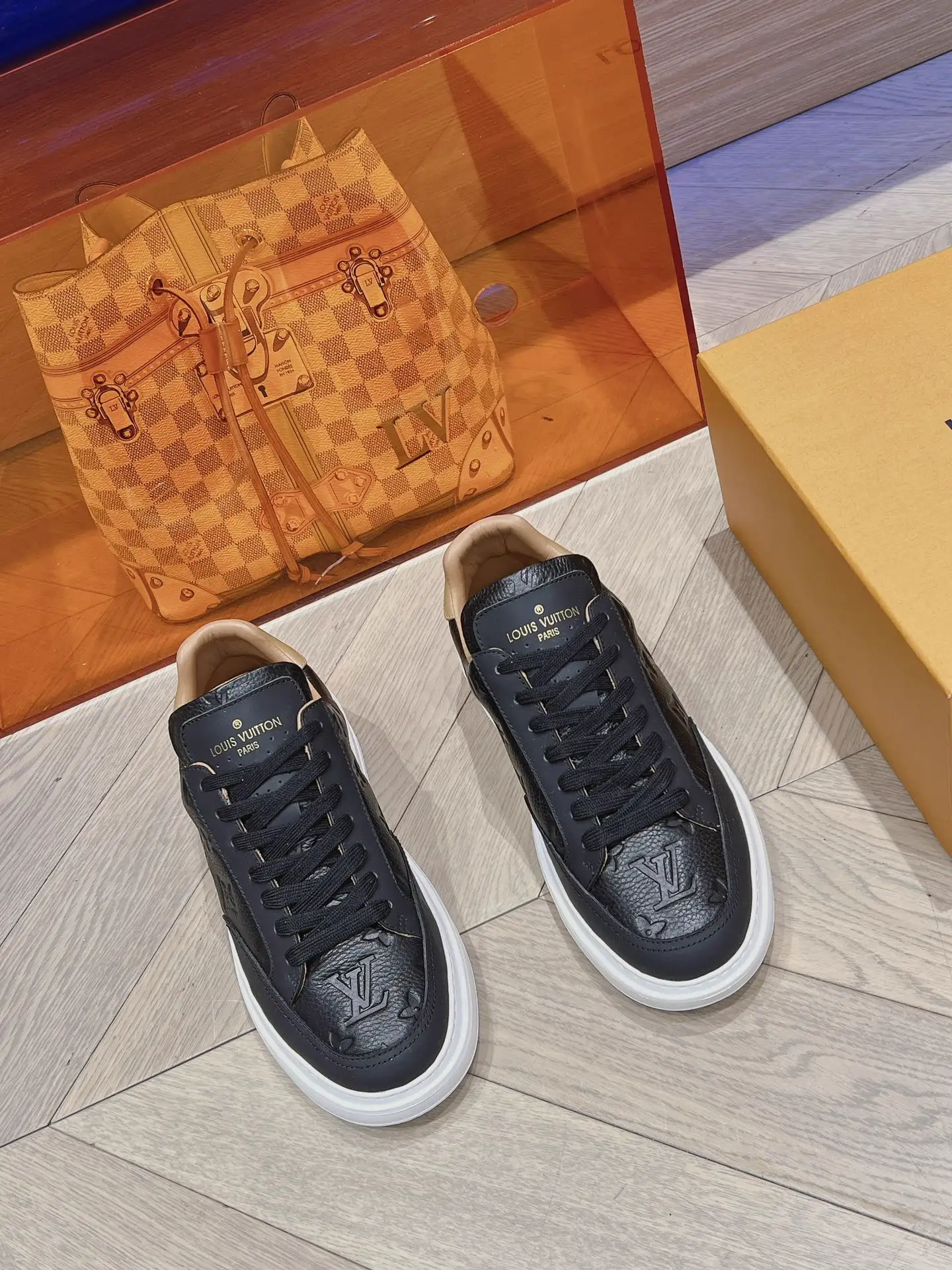 LV 2023 Men's Height-Increasing White Sneakers image 1