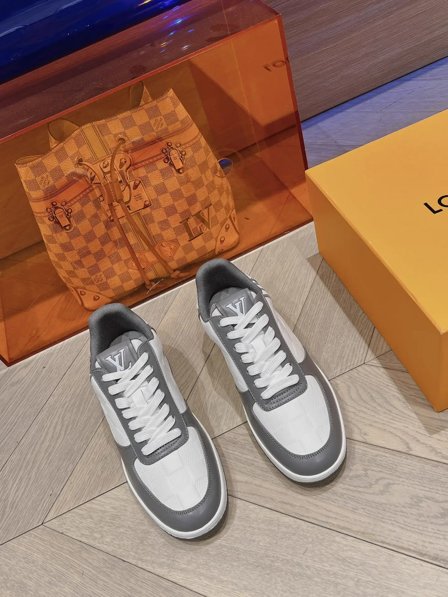 LV Men's Autumn Winter Checkered Print Cowhide Leather Shoes image 1