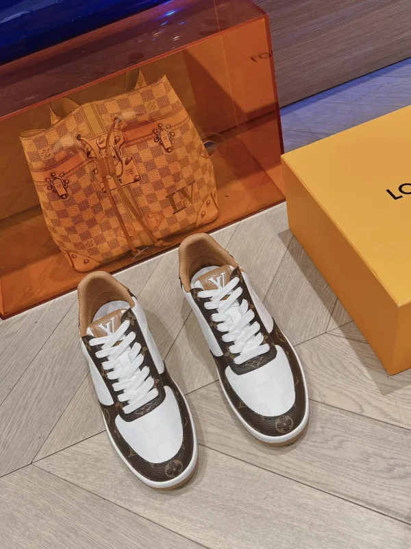 LV Men's Autumn Winter Checkered Print Cowhide Leather Shoes image 1