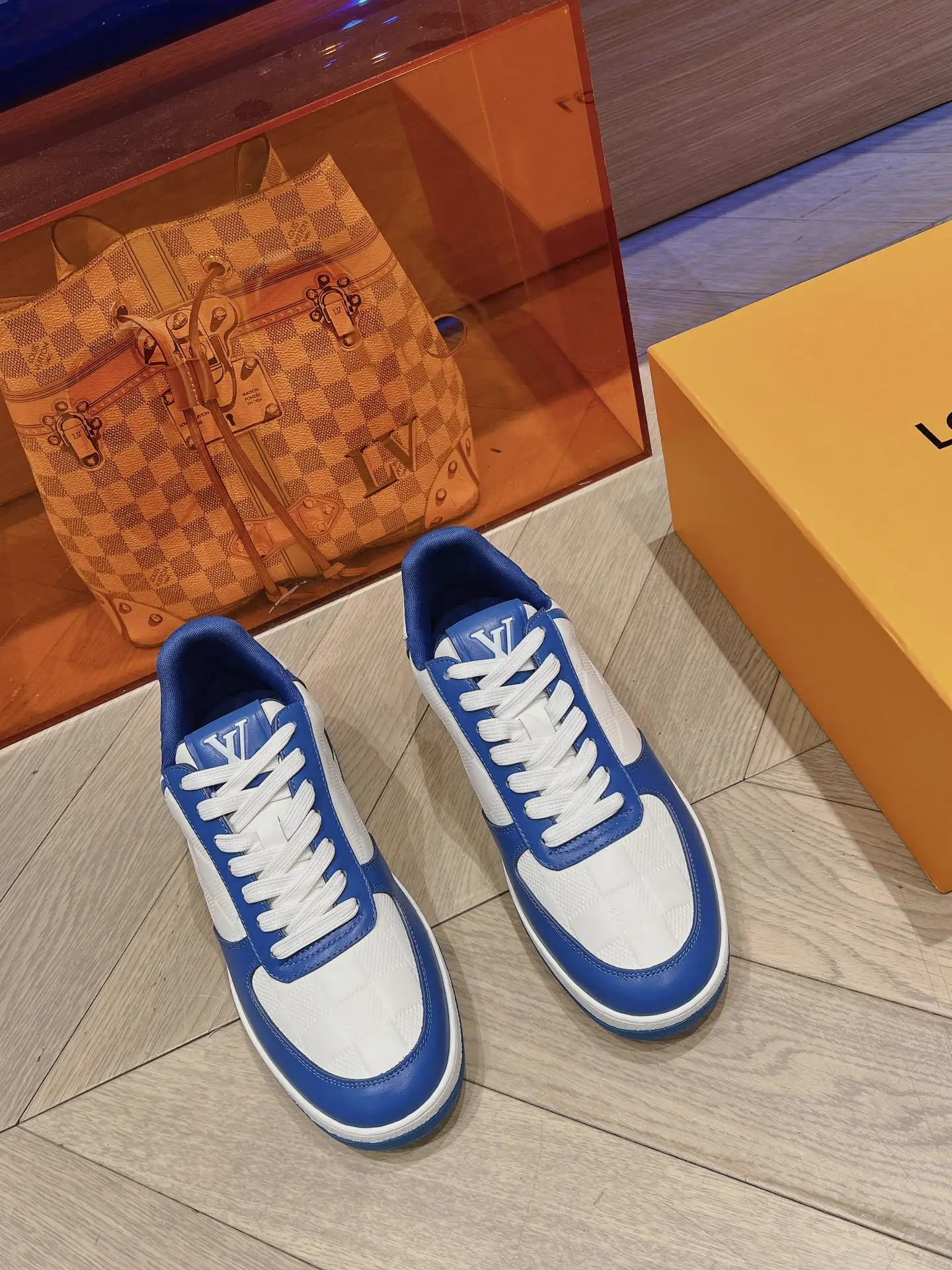Men's 310 LV Fall Winter New Damier Checkerboard Embossed image 1