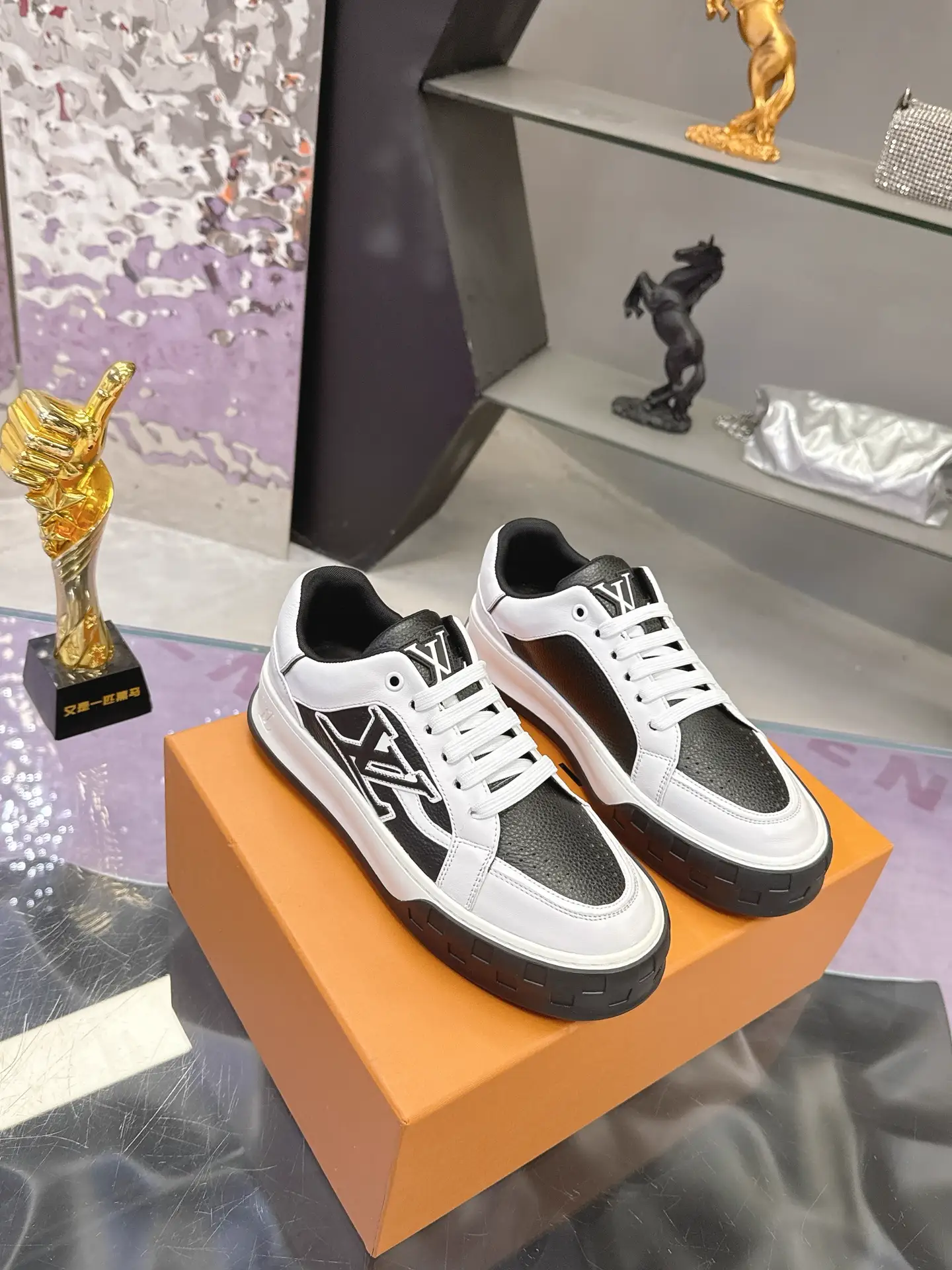 LV Classic Runway Shoes image 1