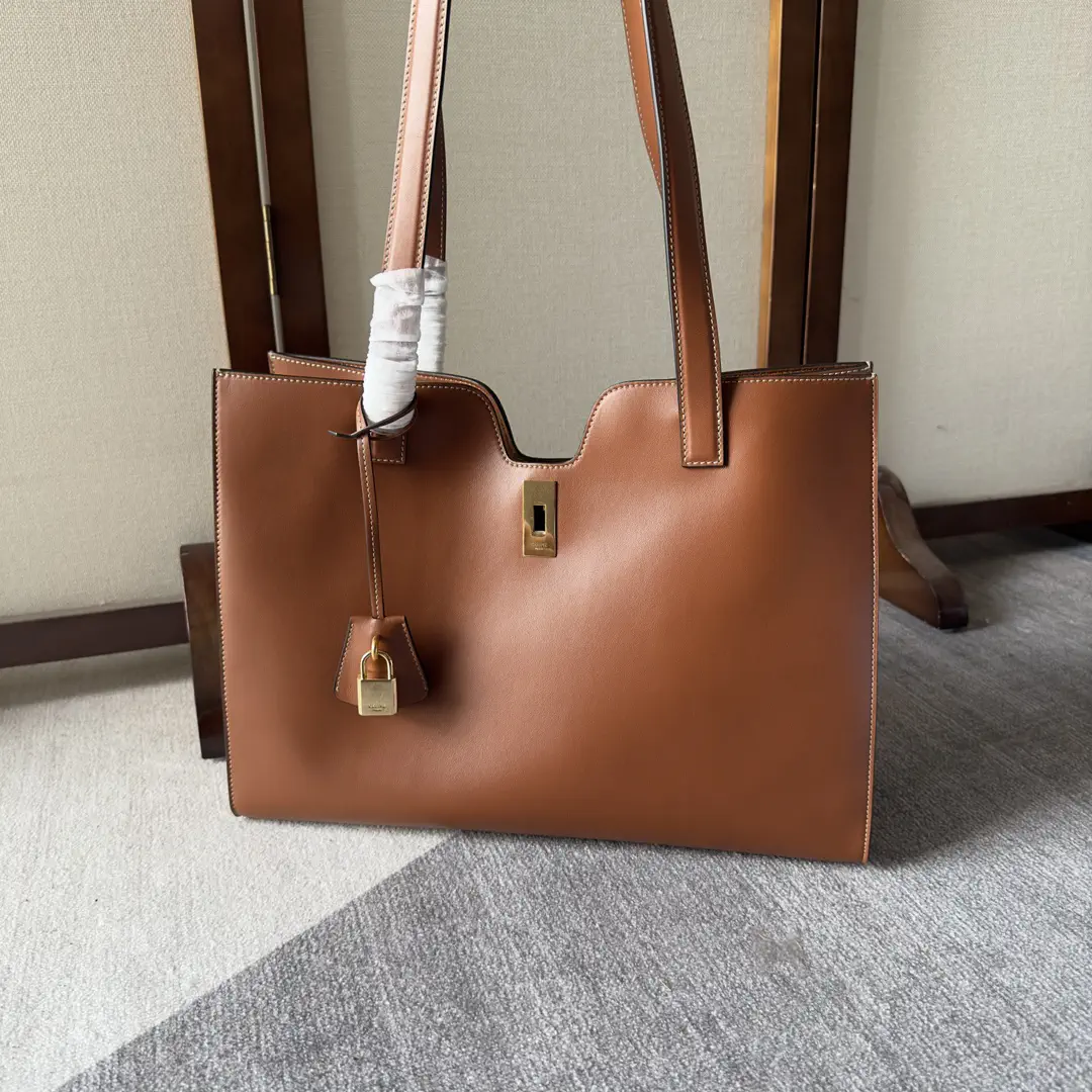 CELINE Tan Tote Bag image 1