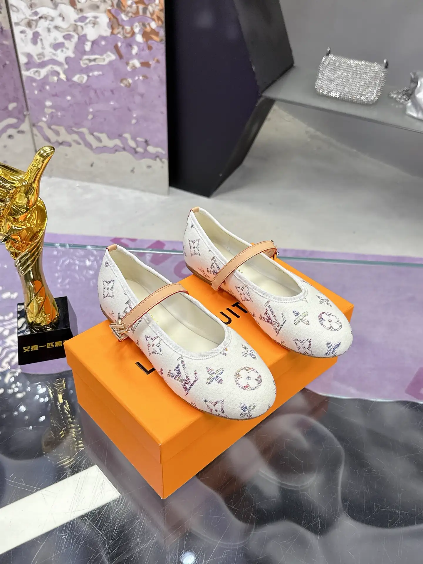 Louis Vuitton Spring Summer Mary Jane Flat Shoes image 1