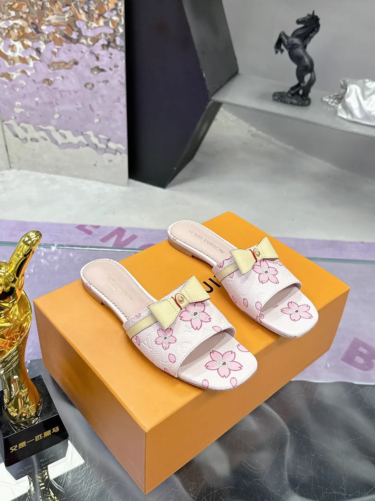 Lv Slippers Series Genuine Leather Outsole image 1