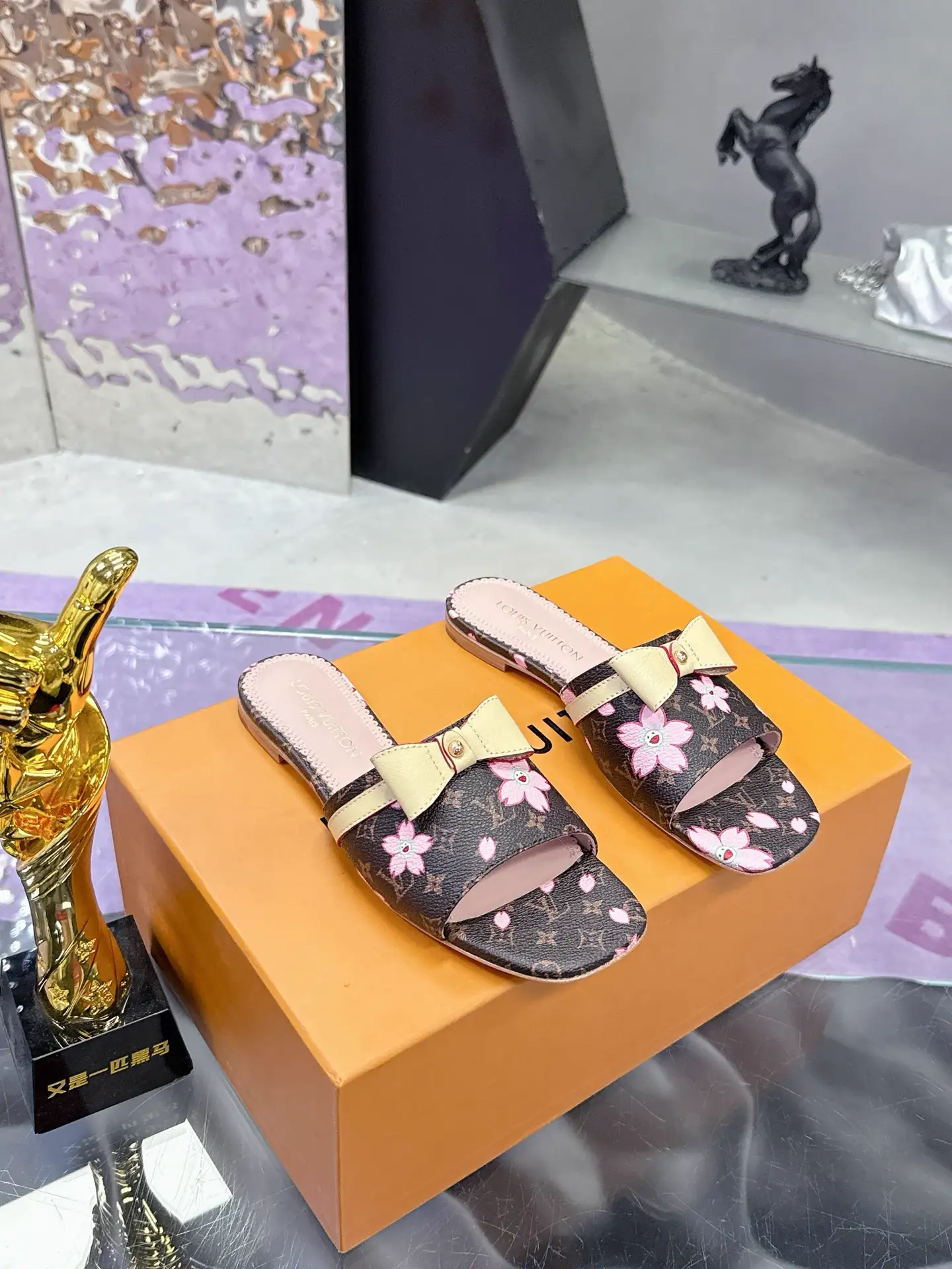 Lv Slippers Series Genuine Leather Outsole image 1