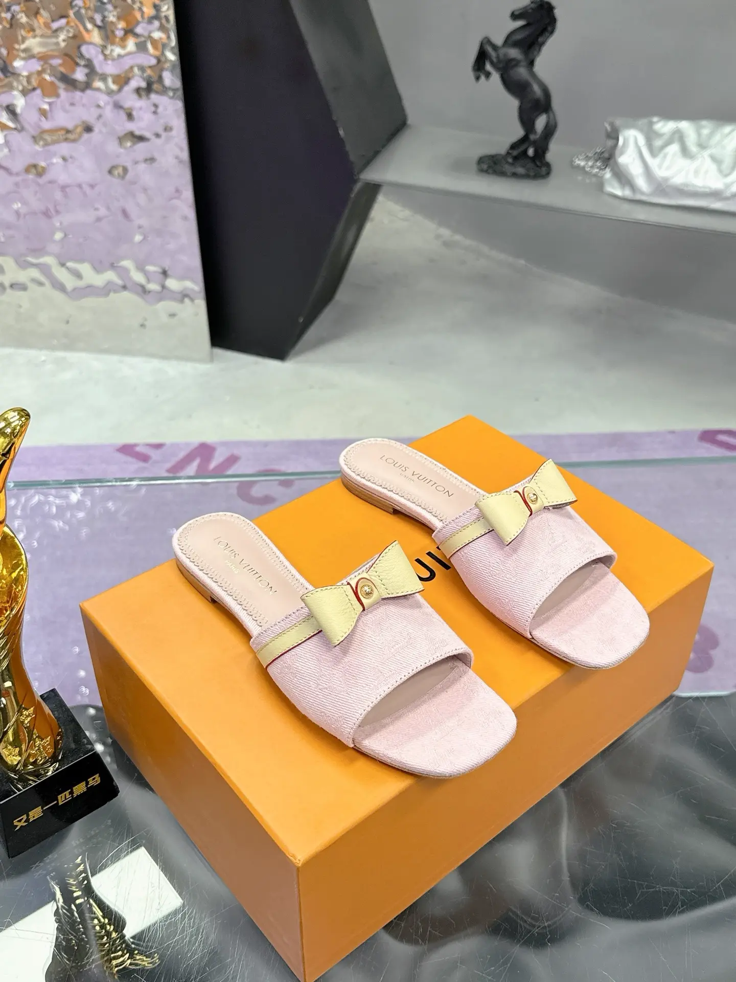 Lv Slippers Series Genuine Leather Outsole image 1