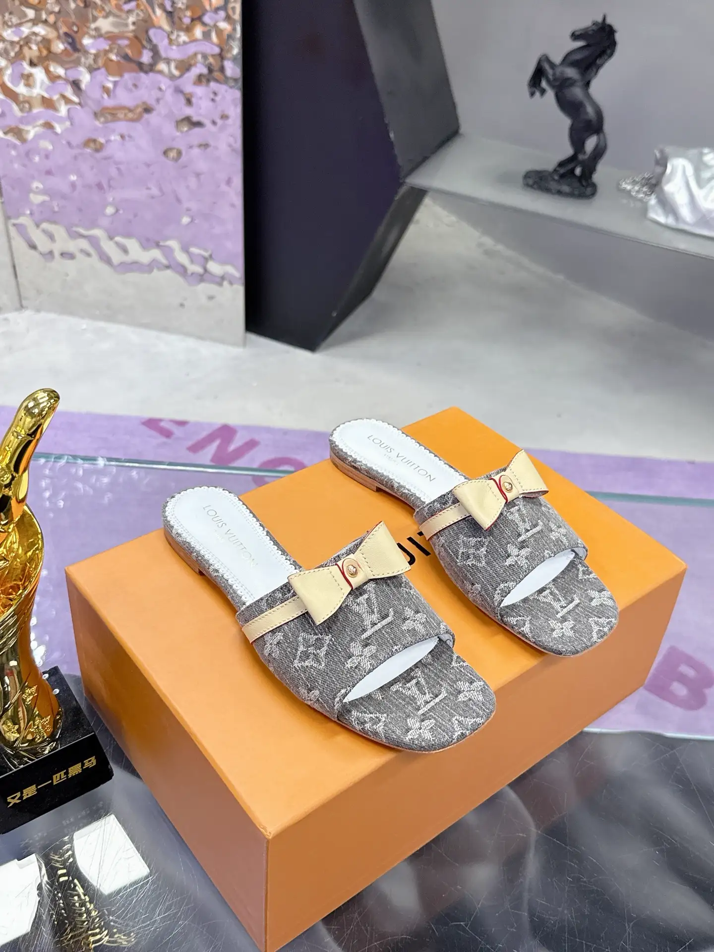Lv Slippers Series Genuine Leather Outsole image 1