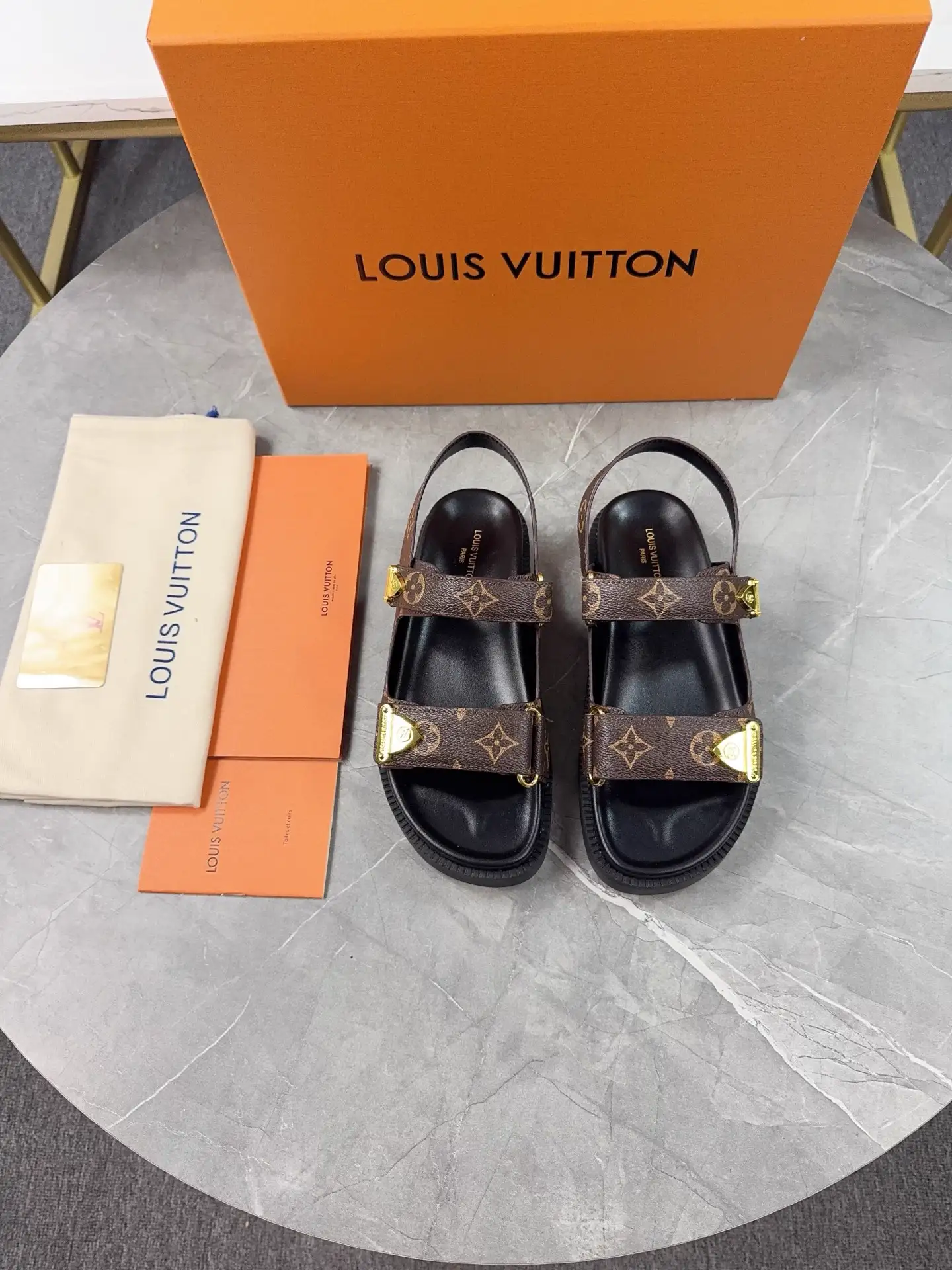 LV Spring Summer 2025 Beach Shoes image 1