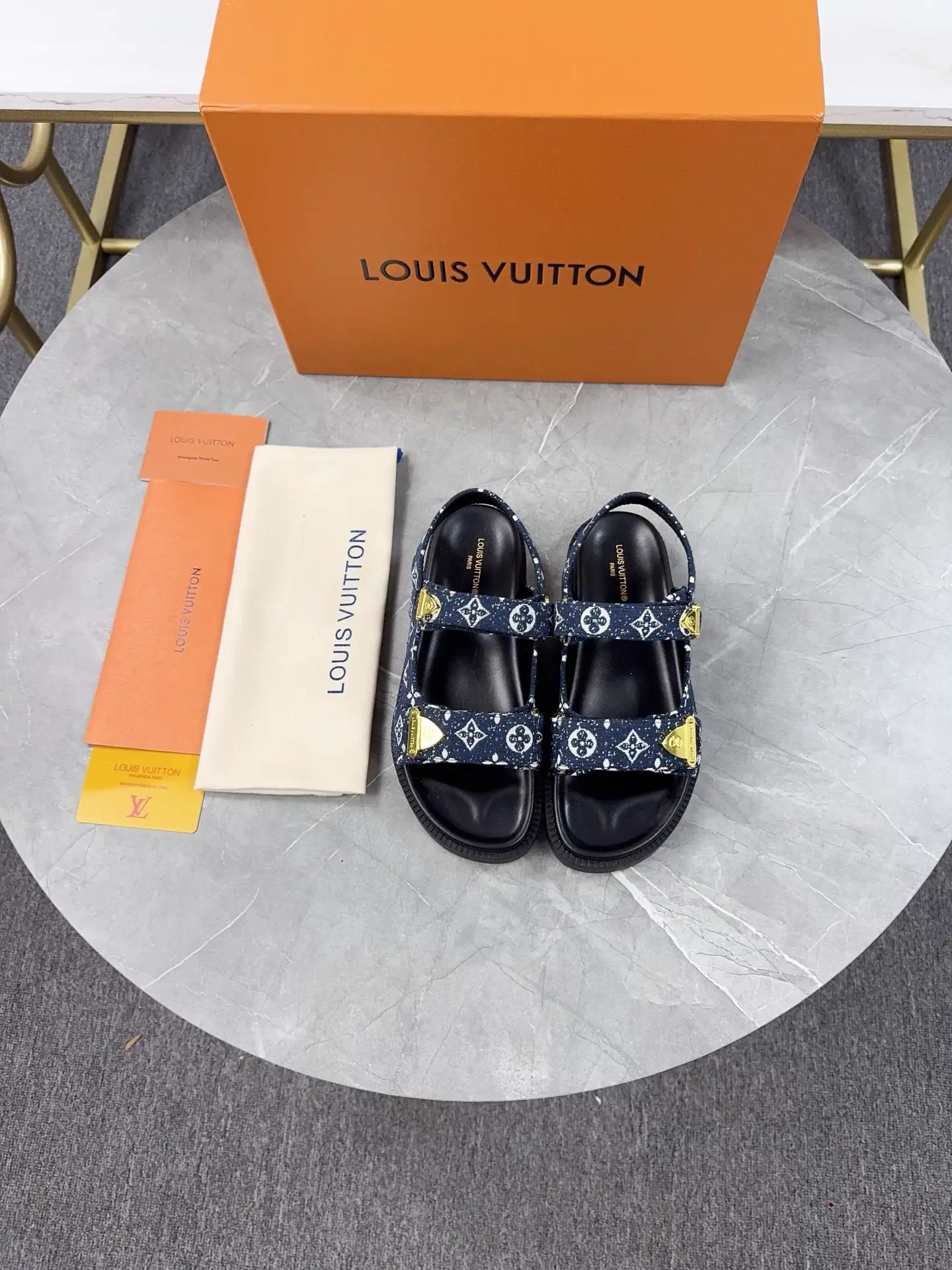 LV Spring Summer 2025 Beach Shoes image 1