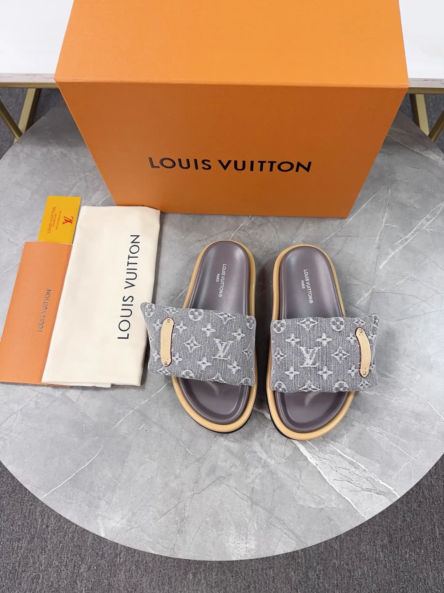 2025 Embossed Logo Slides image 1