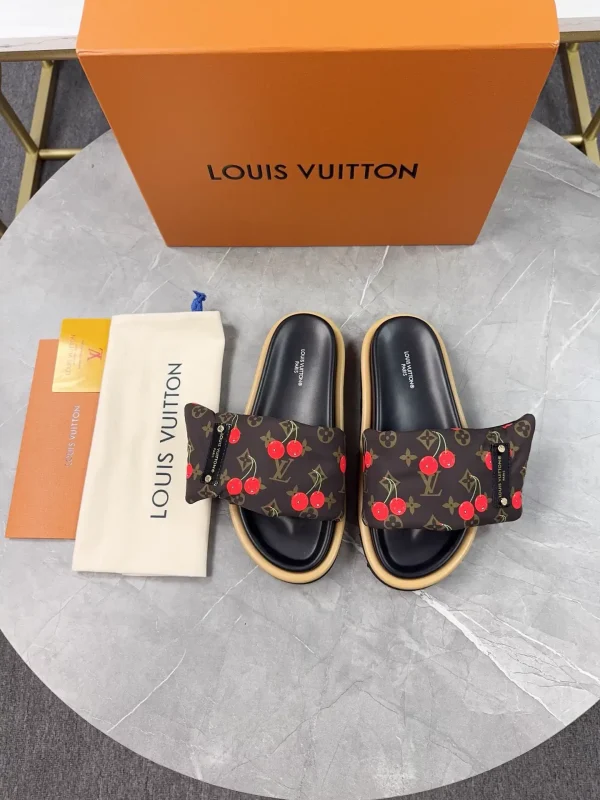 2025 Trending Embossed Logo Sandals Pool image 1