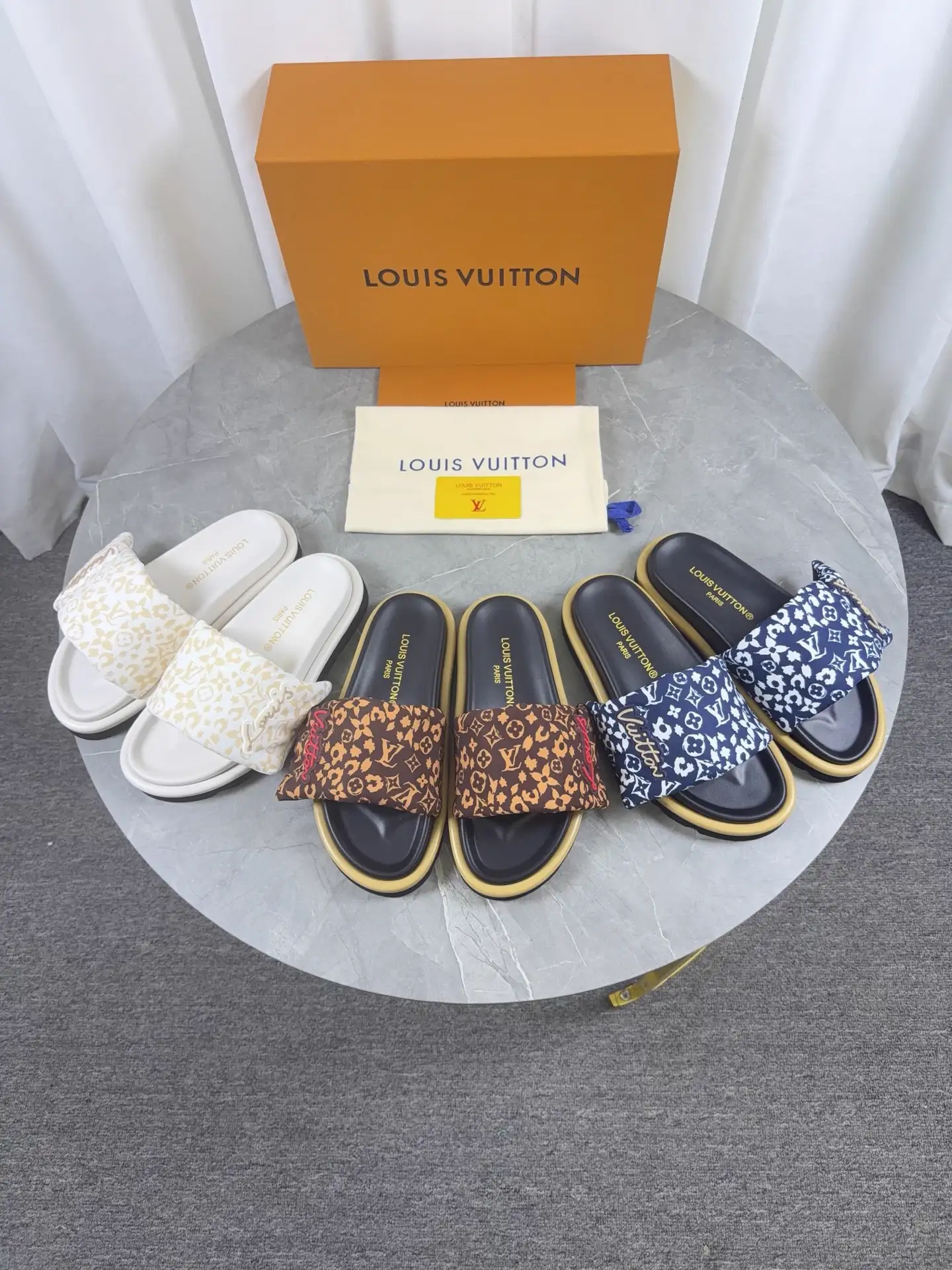 LV Louis Vuitton 2023 SS Slippers image 1