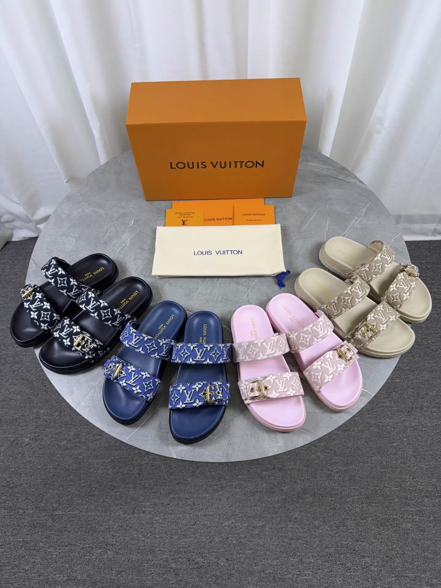 LV 2023 SS Straw Woven Slippers image 1