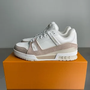 2026 Top-Tier Unisex Shoes, In Stock image 1
