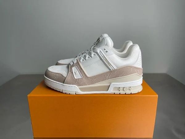2026 Top-Tier Unisex Shoes, In Stock image 1