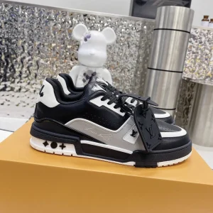 2022 Limited Retro Basketball Sneaker image 1