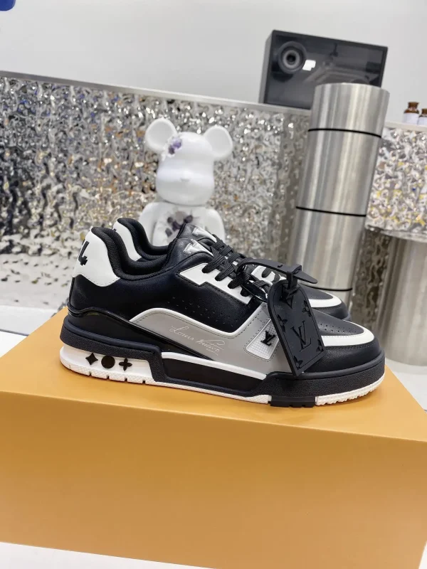 2022 Limited Retro Basketball Sneaker image 1