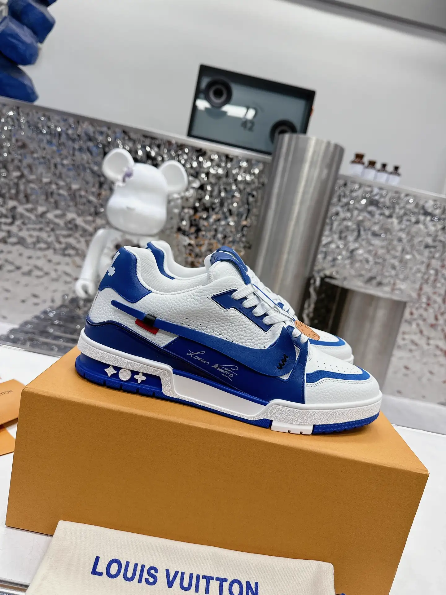 2023 Trainer Retro Basketball Sneakers image 1