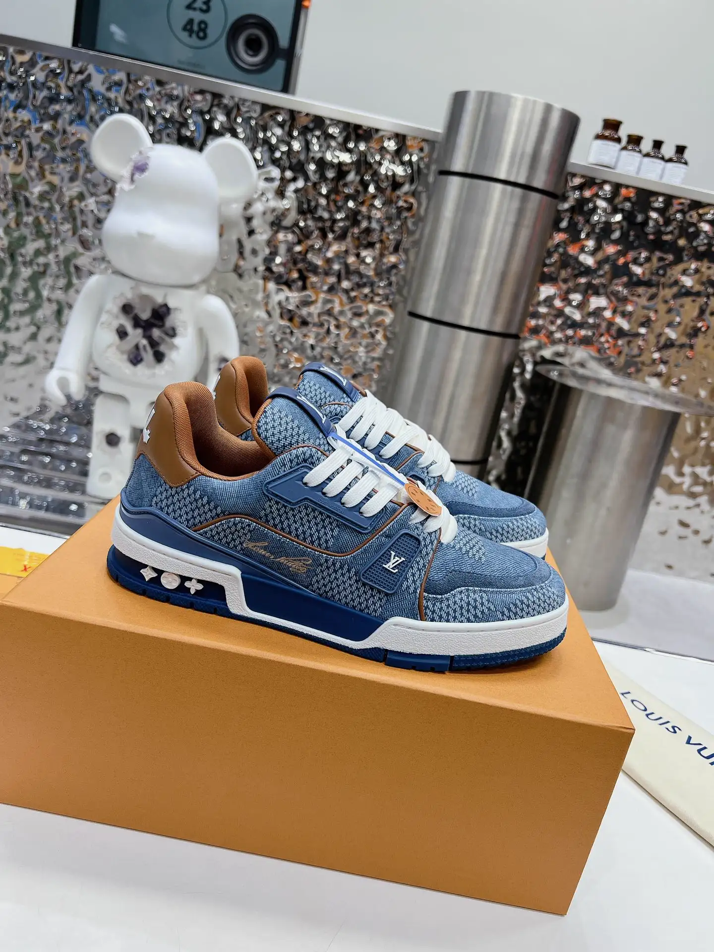 2023 New Official Limited TRAINER Retro Basketball Sneakers image 1