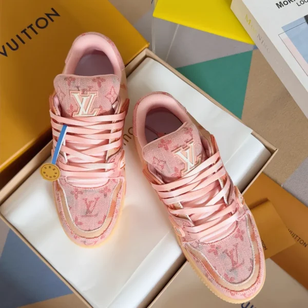 TARINE Couple Trainer Bleached Denim image 1