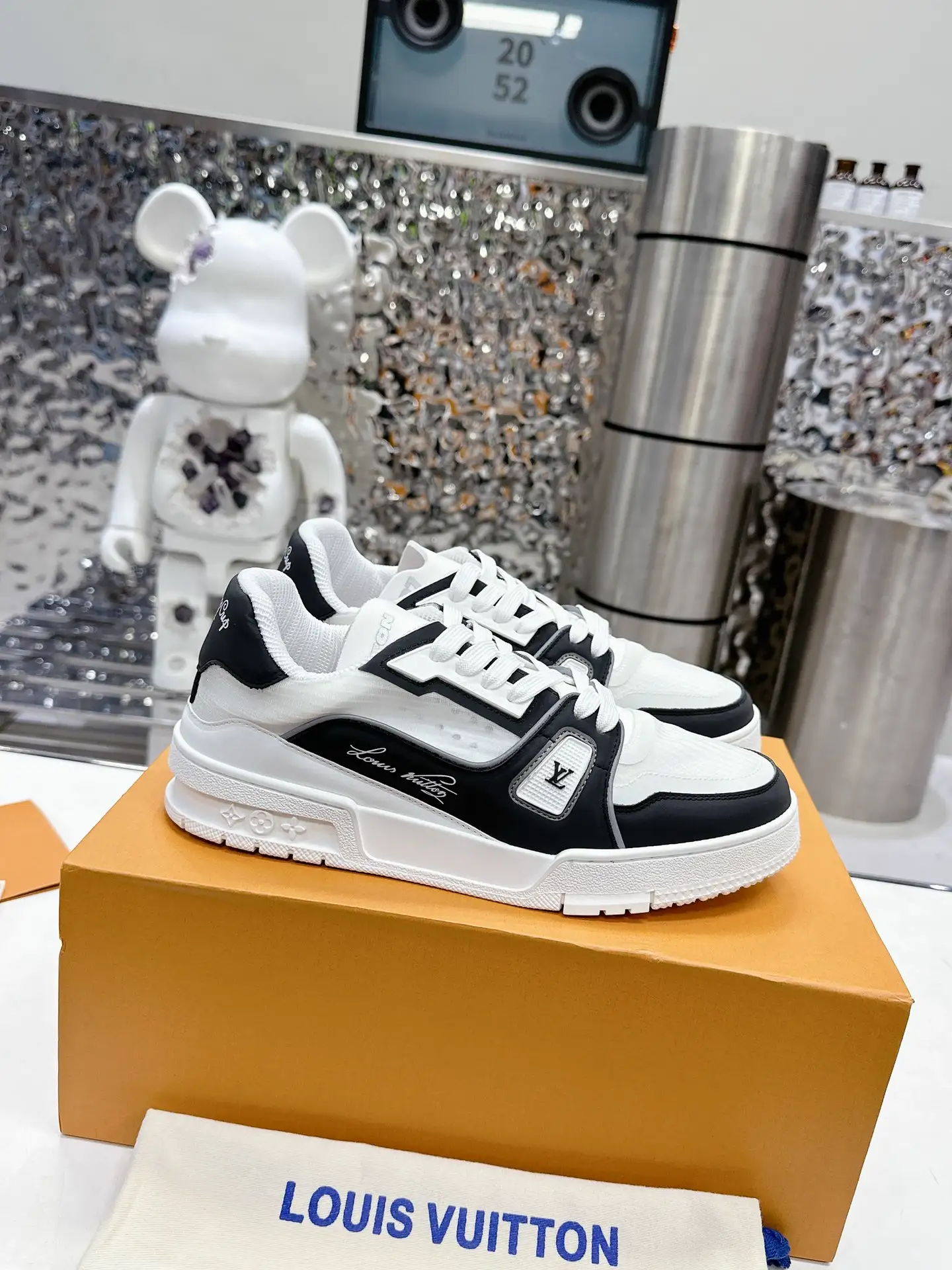 2024 New Trainer Retro Basketball Sneakers image 1