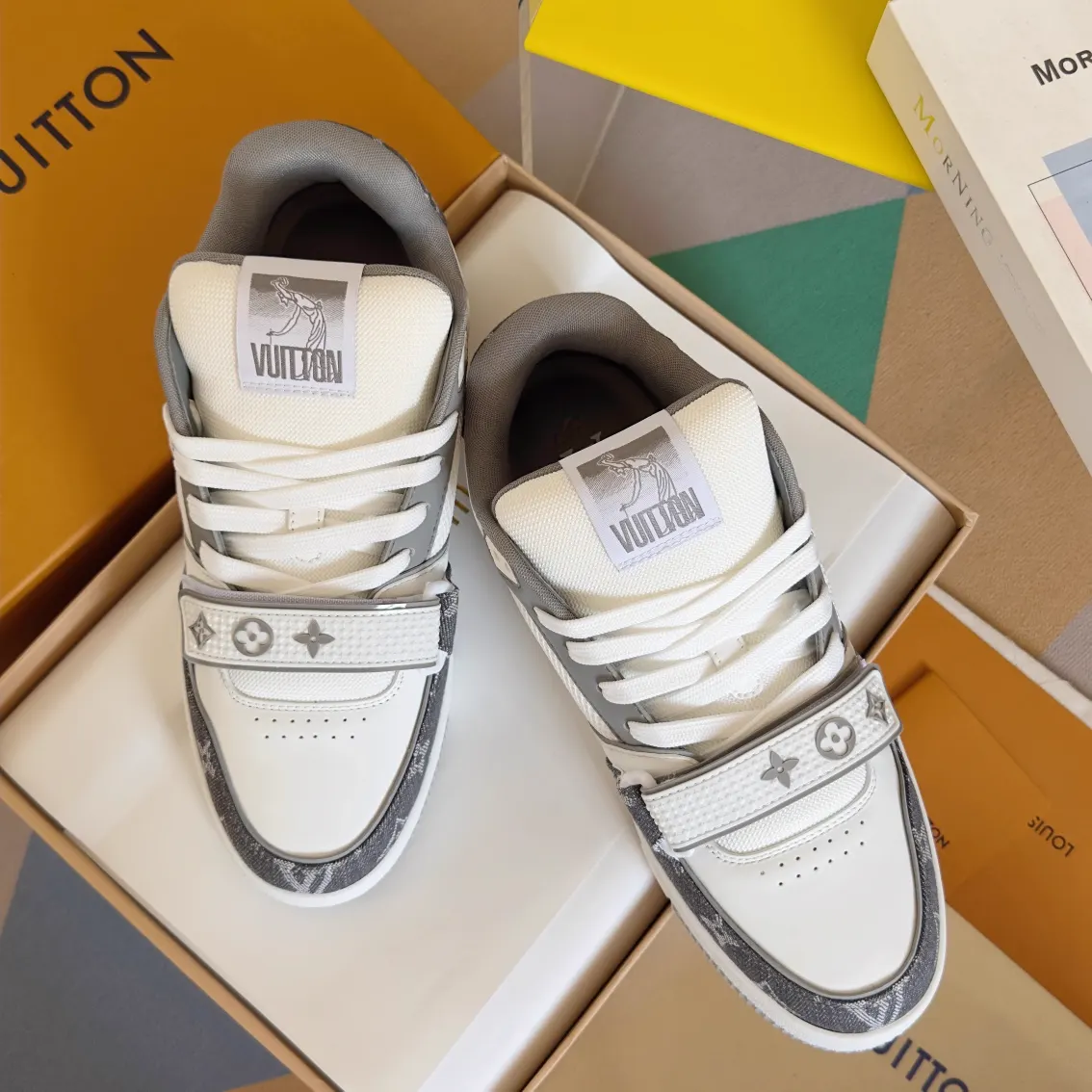 TARINE Couple Casual Retro Sneakers image 1