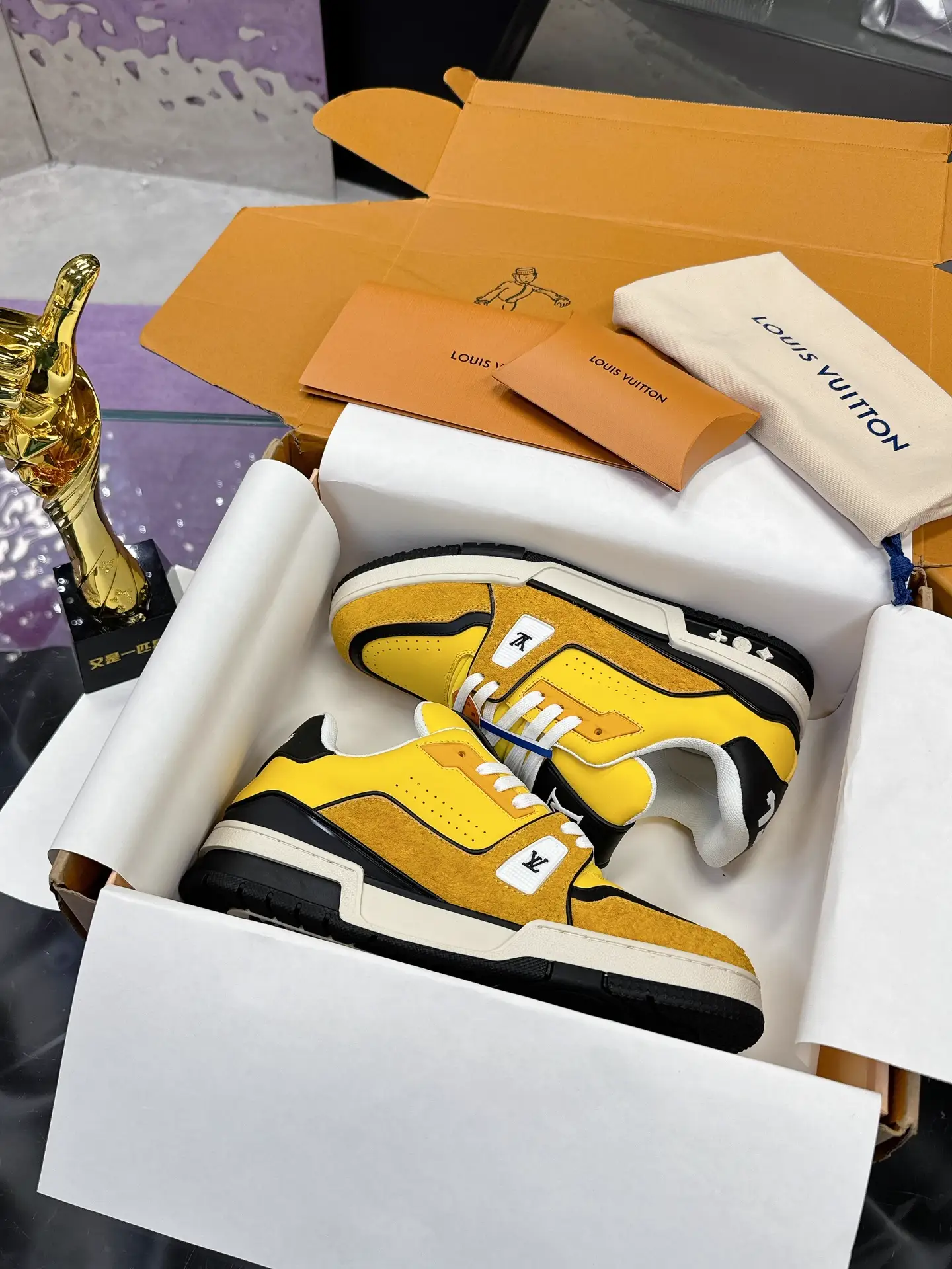 Louis Vuitton Trainer Sneakers - 2025 Spring image 1