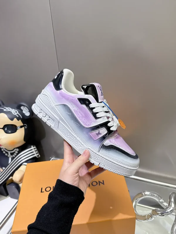 Top Version Ice Crack Glue Process LV Couple Trainer Sneakers image 1